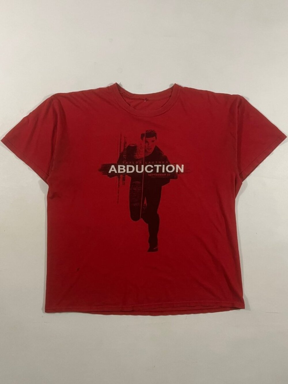 Vintage 2011 Taylor Lautner Abduction Movie Promo Tee Red Graphic T-Shirt